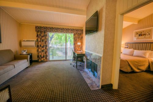 Imagen de la habitación del Hotel Los Gatos Lodge. Foto 5