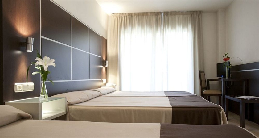 Imagen de la habitación del Hotel Los Girasoles, Granada. Foto 6