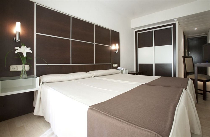 Imagen de la habitación del Hotel Los Girasoles, Granada. Foto 7