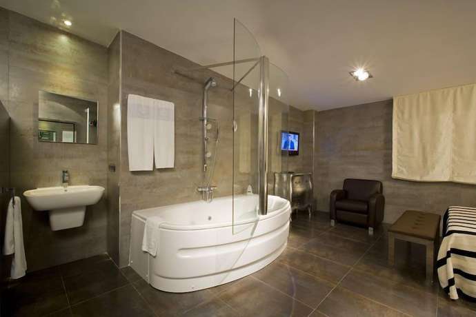 Imagen de la habitación del Hotel Los Girasoles, Granada. Foto 15