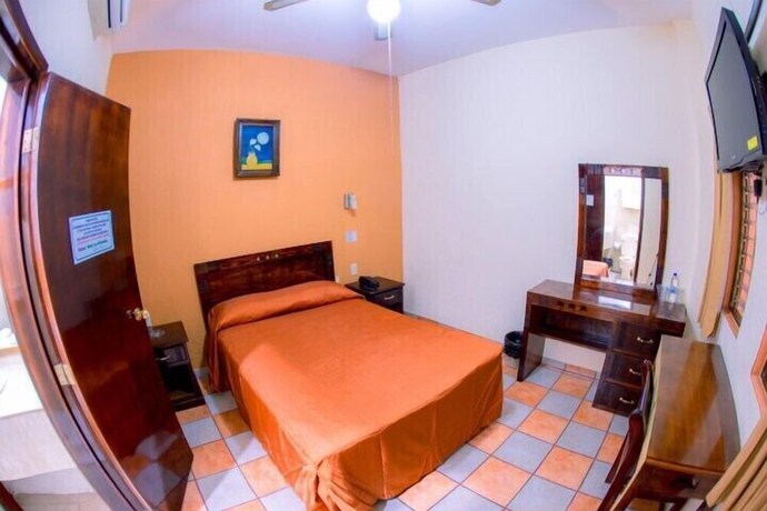 Imagen de la habitación del Hotel Los Girasoles, Tepic. Foto 7