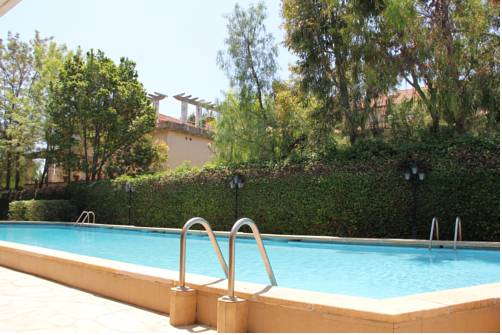 Imagen de la piscina del Hotel Los Globos. Foto 12