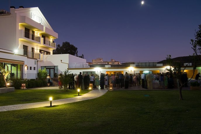 Imagen de los exteriores del Hotel Los Granados. Foto 10