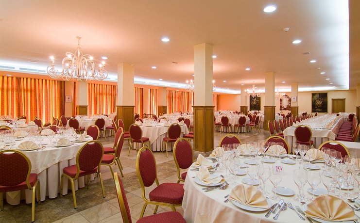 Imagen del bar/restaurante del Hotel Los Granados, Navalmoral de la Mata. Foto 3