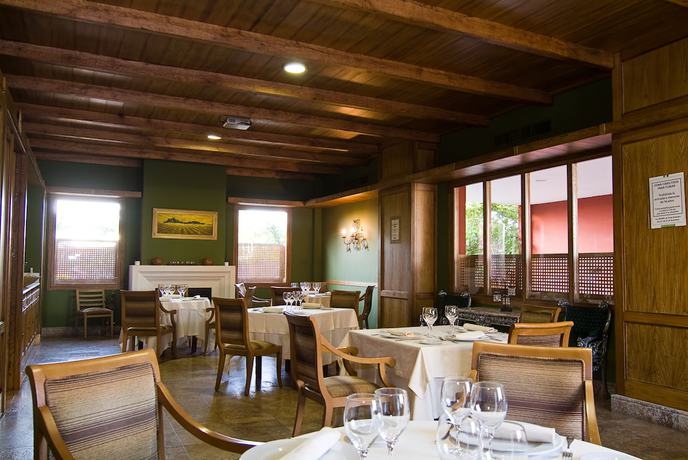 Imagen del bar/restaurante del Hotel Los Granados, Navalmoral de la Mata. Foto 6