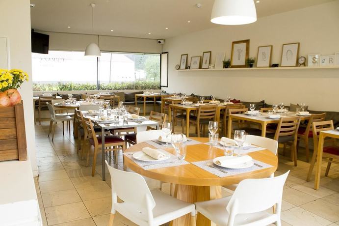 Imagen del bar/restaurante del Hotel Los Granados, Navalmoral de la Mata. Foto 7
