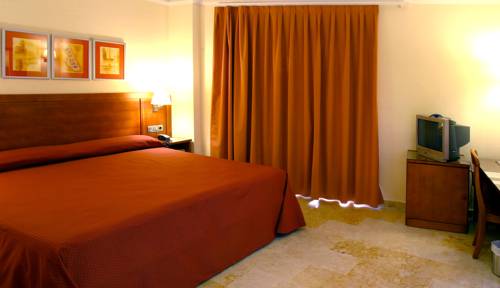 Imagen de la habitación del Hotel Los Habaneros. Foto 6