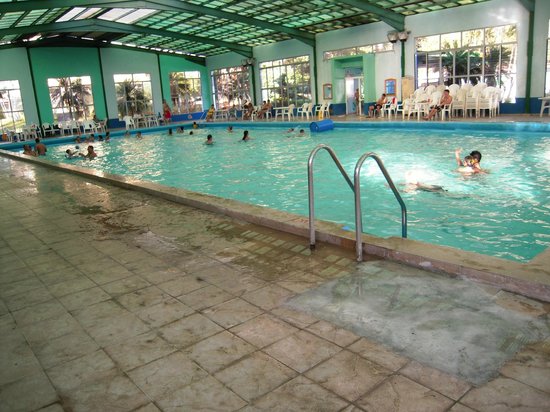 Imagen de la piscina del Hotel Los Helechos, Parque Natural Topes de Collantes. Foto 5