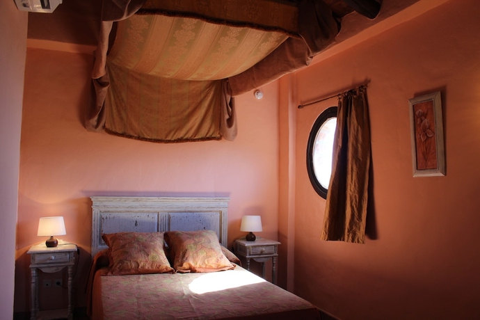 Imagen de la habitación del Hotel Los Jarales. Foto 14