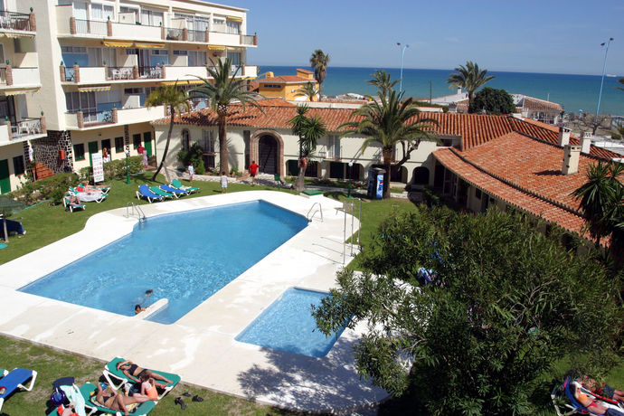 Imagen de la piscina del Hotel Los Jazmines. Foto 17