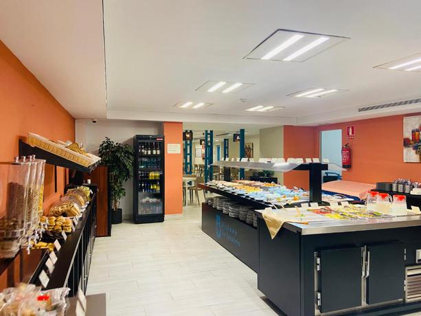 Imagen del bar/restaurante del Hotel Los Jazmines. Foto 2