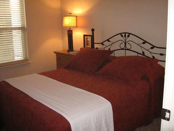 Imagen de la habitación del Hotel Los Lagos At Hot Springs Village A Ramada By Wyndham. Foto 12