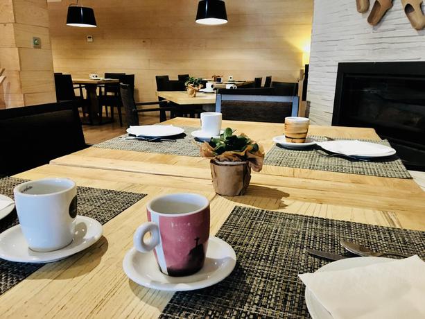 Imagen del bar/restaurante del Hotel Los Lagos Nature. Foto 3