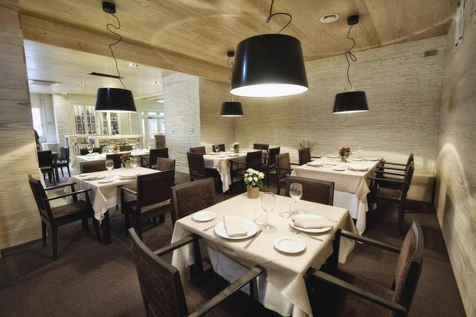 Imagen del bar/restaurante del Hotel Los Lagos Nature. Foto 4