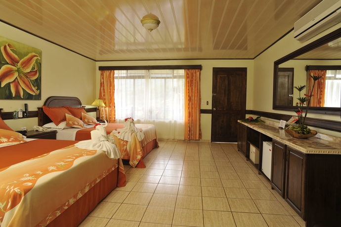 Imagen de la habitación del Hotel Los Lagos Spa and Resort. Foto 5