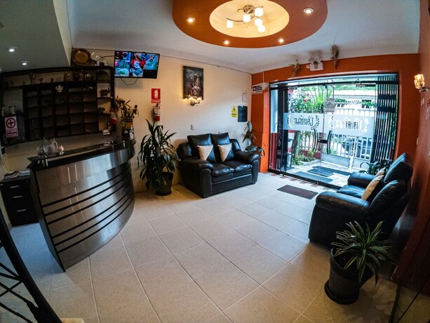 Imagen general del Hotel Los Laureles, Piste. Foto 11