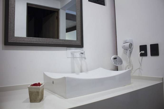 Imagen de la habitación del Hotel Los Laureles and Centro de Convenciones. Foto 12