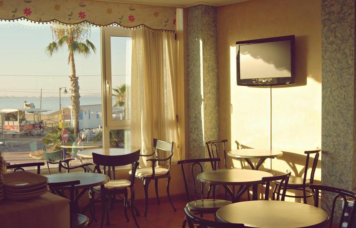 Imagen del bar/restaurante del Hotel Los Molinos, San Pedro del Pinatar. Foto 2