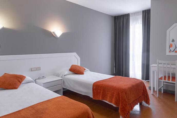 Imagen general del Hotel Los Naranjos, Revolta. Foto 9