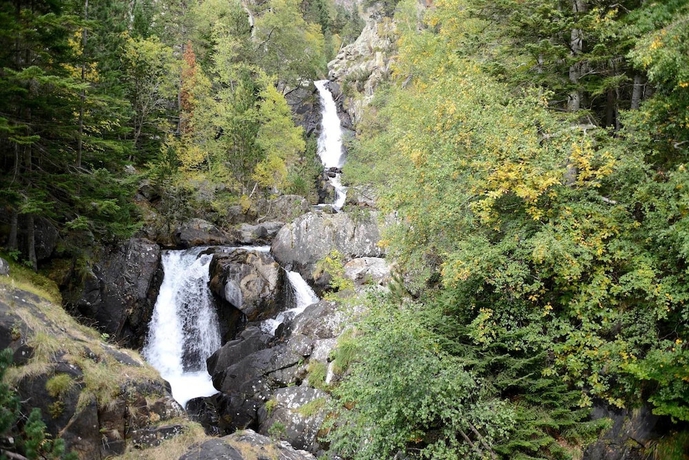 Imagen de los exteriores del Hotel Los Nogales, Campo. Foto 16