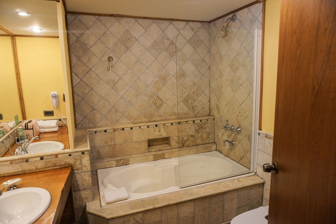 Imagen de la habitación del Hotel Los Ñires. Foto 16