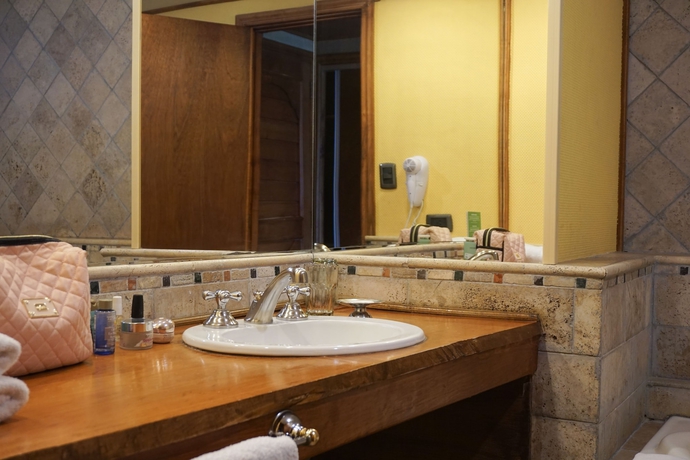 Imagen de la habitación del Hotel Los Ñires. Foto 18