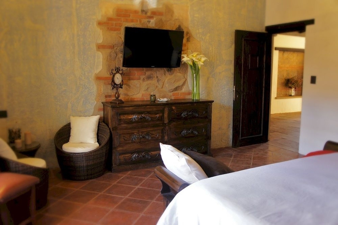 Imagen de la habitación del Hotel Los Olivos Boutique Y Restaurante. Foto 9