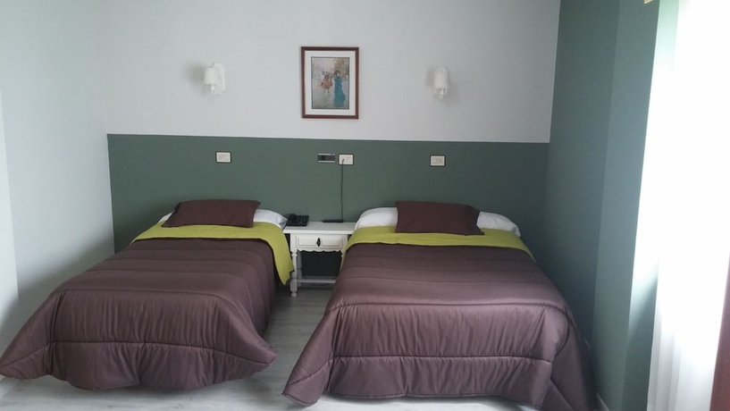 Imagen de la habitación del Hotel Los Olmos. Foto 3