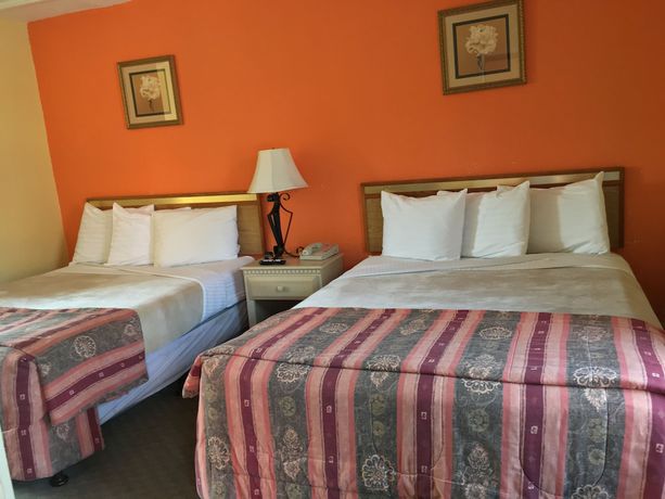 Imagen de la habitación del Hotel Los Padres Inn. Foto 10