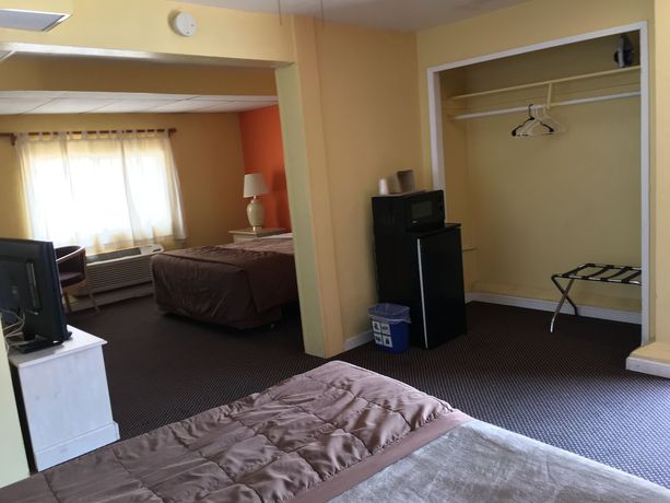 Imagen de la habitación del Hotel Los Padres Inn. Foto 14