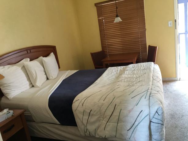 Imagen de la habitación del Hotel Los Padres Inn. Foto 15