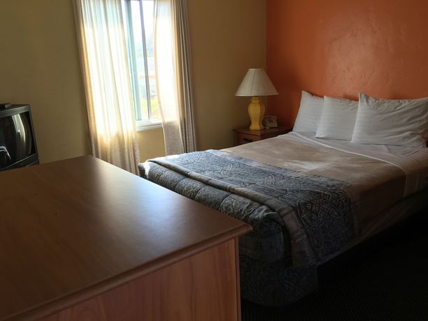 Imagen de la habitación del Hotel Los Padres Inn. Foto 18