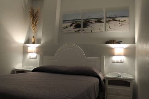 Imagen de la habitación del Hotel Los Palacios, Formentera del Segura. Foto 4