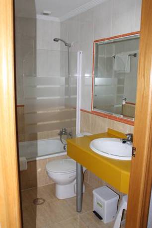 Imagen de la habitación del Hotel Los Palacios, Formentera del Segura. Foto 6