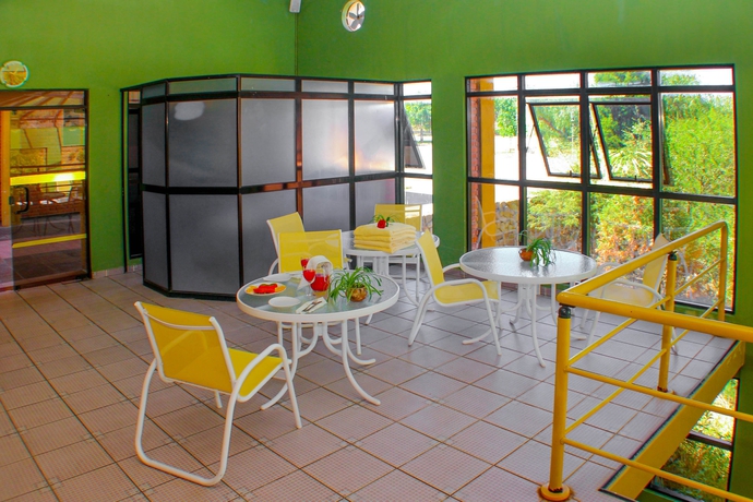 Imagen de la piscina del Hotel Los Parrales Resort. Foto 15