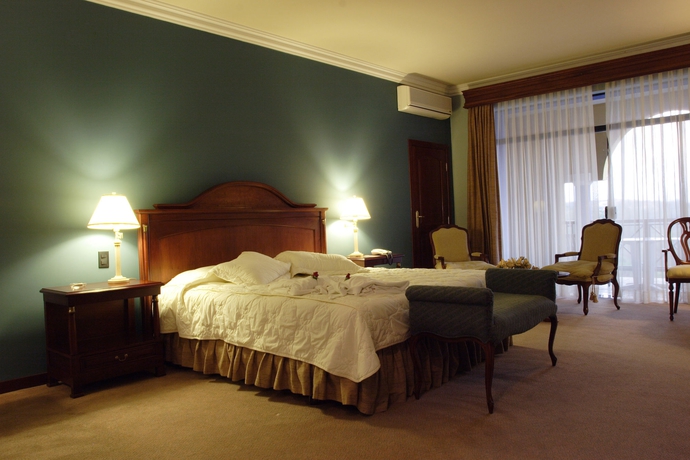 Imagen de la habitación del Hotel Los Parrales Resort. Foto 7