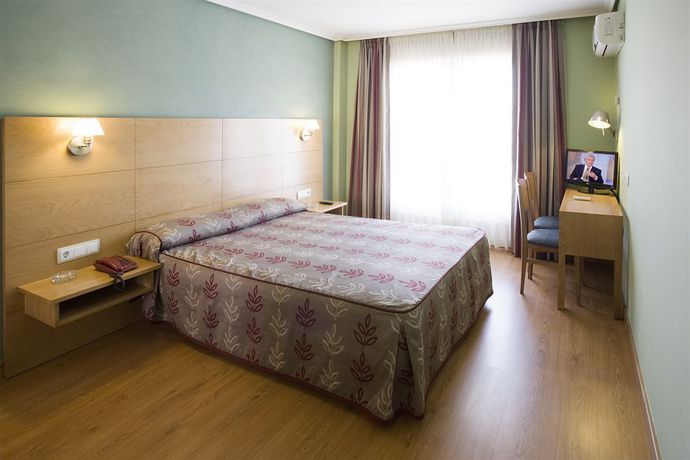 Imagen de la habitación del Hotel Los Pasiegos. Foto 4