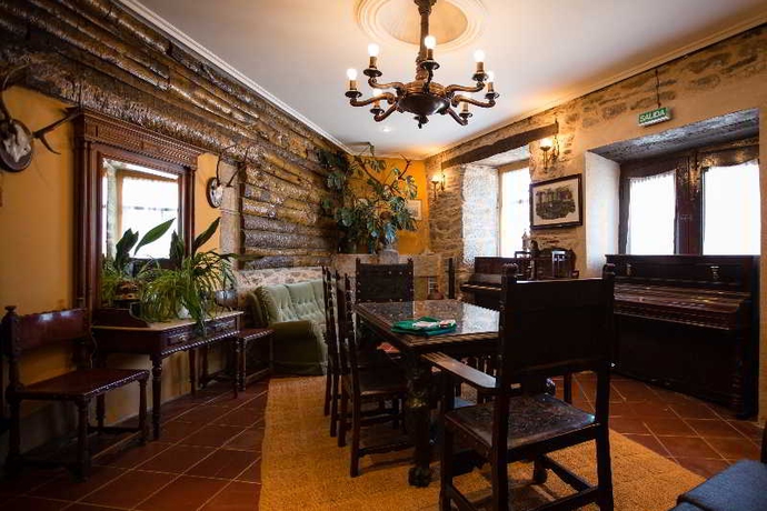 Imagen de los interiores del Hotel Los Perales, Puebla de Sanabria. Foto 12