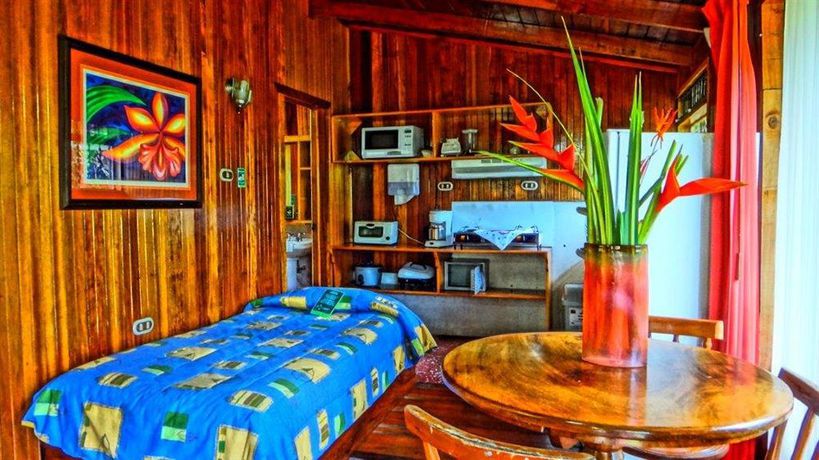 Imagen de los exteriores del Hotel Los Pinos Cabanas Y Jardines. Foto 10