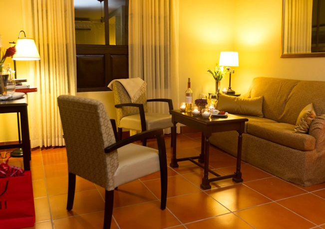 Imagen de los interiores del Hotel Los Portales. Foto 6