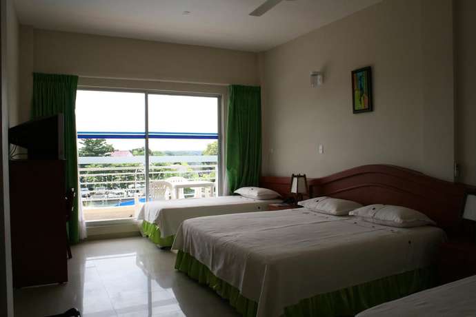 Imagen de la habitación del Hotel Los Puentes. Foto 2