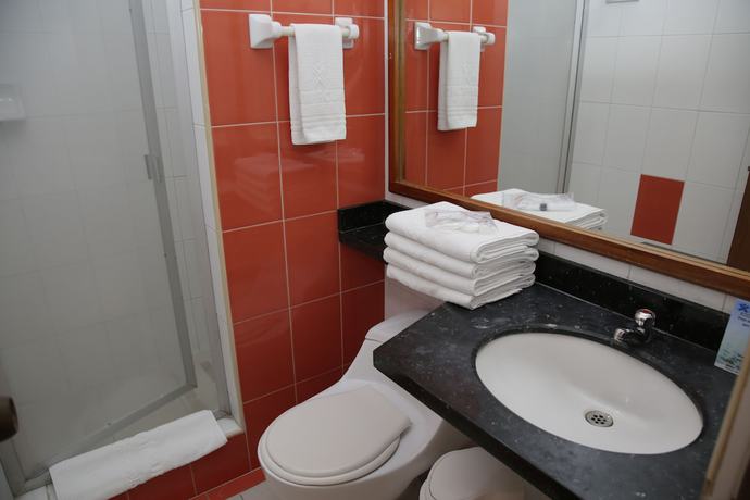 Imagen de la habitación del Hotel Los Puentes. Foto 4