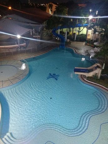Imagen de la piscina del Hotel Los Puentes. Foto 12