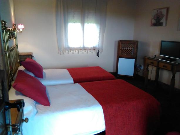 Imagen de la habitación del Hotel Los Rastrojos. Foto 4