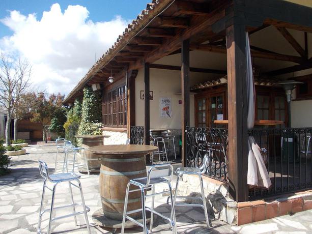 Imagen de los exteriores del Hotel Los Rastrojos. Foto 9