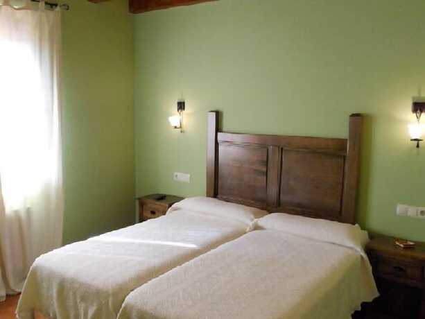 Imagen de la habitación del Hotel Los Reales. Foto 17