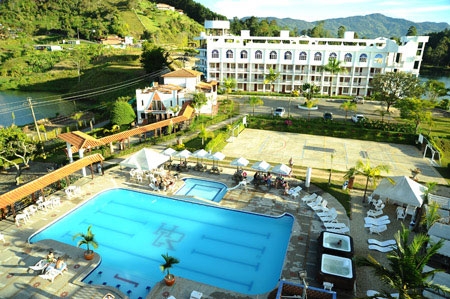 Imagen de los exteriores del Hotel Los Recuerdos. Foto 6