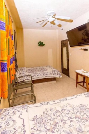 Imagen de la habitación del Hotel Los Reyes. Foto 4