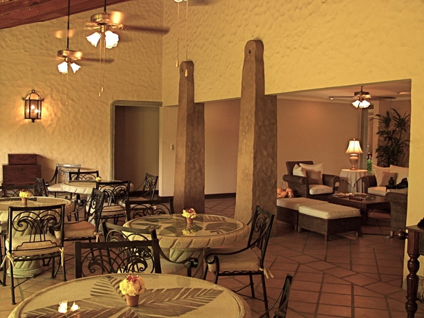 Imagen del bar/restaurante del Hotel Los Robles Charming Colonial Boutique. Foto 1