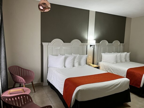 Imagen de la habitación del Hotel Los Robles, Nuevo Laredo. Foto 13